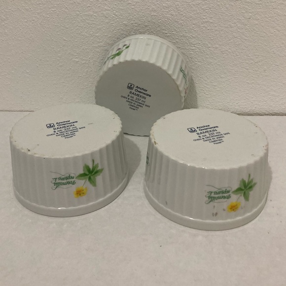 Anchor Ovenware Baking White Dish FLORET 8 Oz Flowers Garden Set Of 3 - Picture 3 of 5